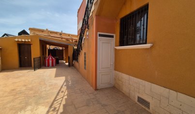 Resale - Villa -
Torrevieja - Costa Blanca Sur