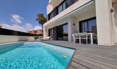 Resale - Villa -
Torrevieja - Costa Blanca Sur