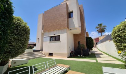 Resale - Villa -
Torrevieja - Costa Blanca Sur
