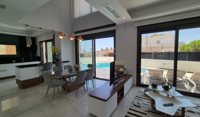 Resale - Villa -
Torrevieja - Costa Blanca Sur
