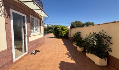 Resale - Villa -
Torrevieja - Costa Blanca Sur