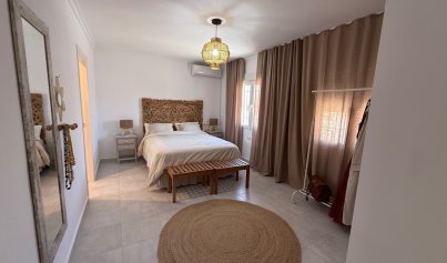 Resale - Villa -
Torrevieja - Costa Blanca Sur