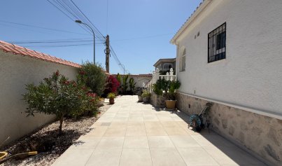 Resale - Villa -
Torrevieja - Costa Blanca Sur