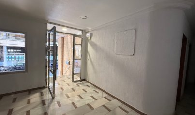 Resale - Apartment -
Torrevieja - Costa Blanca Sur