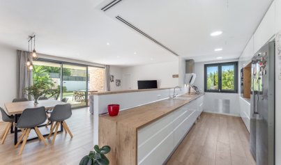 Resale - Villa -
Marrachí - Mallorca