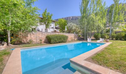 Resale - Villa -
Esporlas - Mallorca