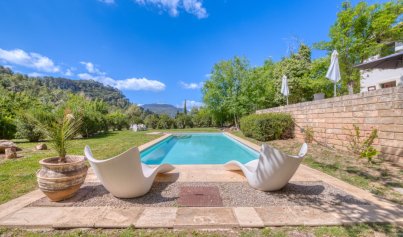 Resale - Villa -
Esporlas - Mallorca