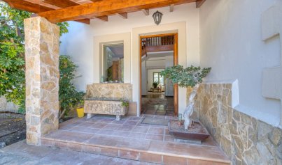 Resale - Villa -
Esporlas - Mallorca
