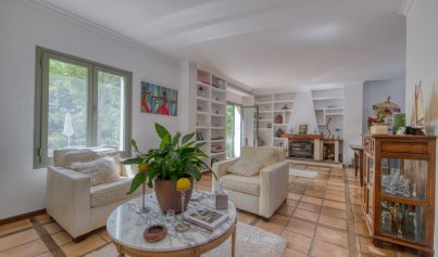 Resale - Villa -
Esporlas - Mallorca