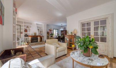 Resale - Villa -
Esporlas - Mallorca