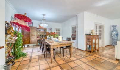 Resale - Villa -
Esporlas - Mallorca