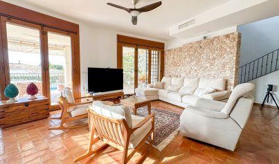 Resale - Villa -
Campoamor - Dehesa de Campoamor