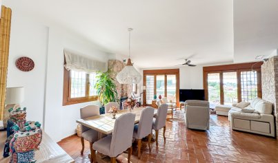 Resale - Villa -
Campoamor - Dehesa de Campoamor