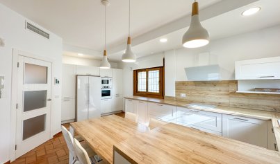 Resale - Villa -
Campoamor - Dehesa de Campoamor