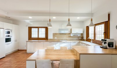 Resale - Villa -
Campoamor - Dehesa de Campoamor