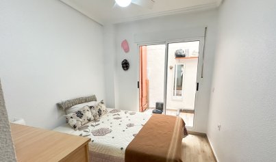 Resale - Apartment -
Torrevieja - Centro