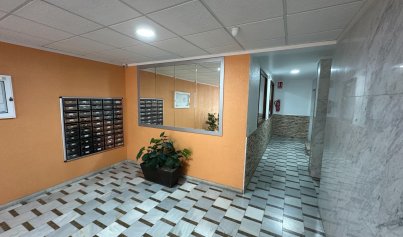 Resale - Apartment -
Torrevieja - El Acequión - Los Náufragos