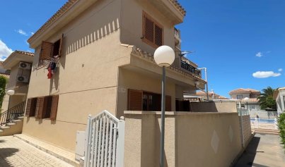 Resale - Bungalow -
Orihuela Costa - Playa Flamenca