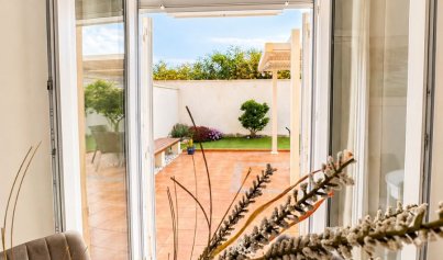 Resale - Villa -
Torrevieja - Nueva Torrevieja - Aguas Nuevas