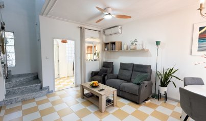 Resale - Villa -
Torrevieja - Nueva Torrevieja - Aguas Nuevas