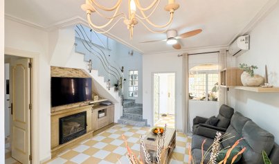 Resale - Villa -
Torrevieja - Nueva Torrevieja - Aguas Nuevas