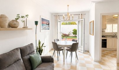 Resale - Villa -
Torrevieja - Nueva Torrevieja - Aguas Nuevas