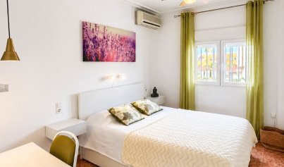 Resale - Villa -
Torrevieja - Nueva Torrevieja - Aguas Nuevas