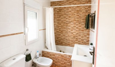 Resale - Villa -
Torrevieja - Nueva Torrevieja - Aguas Nuevas