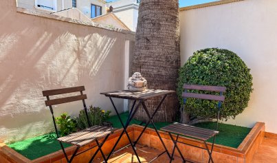 Resale - Villa -
Torrevieja - Nueva Torrevieja - Aguas Nuevas