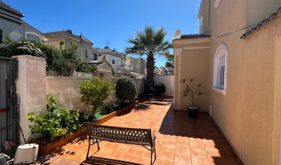 Resale - Villa -
Torrevieja - Nueva Torrevieja - Aguas Nuevas