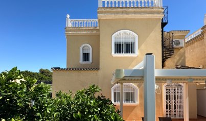 Resale - Villa -
Torrevieja - Nueva Torrevieja - Aguas Nuevas