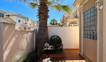 Resale - Villa -
Torrevieja - Nueva Torrevieja - Aguas Nuevas