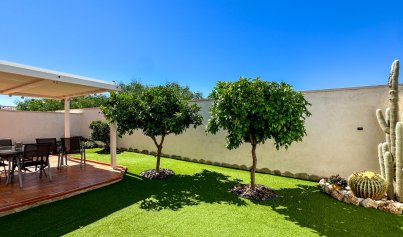 Resale - Villa -
Torrevieja - Nueva Torrevieja - Aguas Nuevas