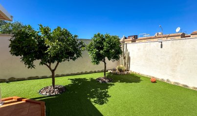 Resale - Villa -
Torrevieja - Nueva Torrevieja - Aguas Nuevas