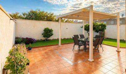 Resale - Villa -
Torrevieja - Nueva Torrevieja - Aguas Nuevas