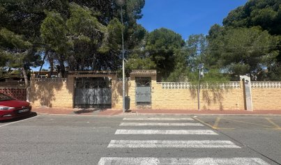 Resale - Villa -
Torrevieja - Los Balcones - Los Altos del Edén