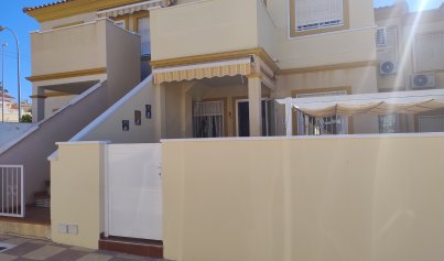 Resale - Bungalow -
Orihuela Costa - Lomas de Cabo Roig