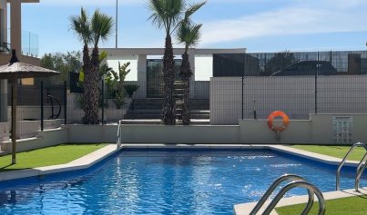 Resale - Bungalow -
Orihuela Costa - Villamartin