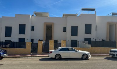Resale - Bungalow -
Orihuela Costa - Villamartin