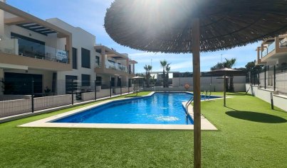 Resale - Bungalow -
Orihuela Costa - Villamartin