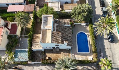 Resale - Villa -
Cabo Roig