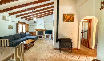 Resale - Villa -
Cabo Roig
