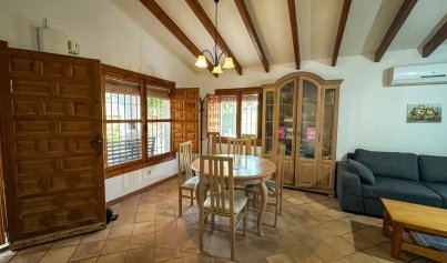 Resale - Villa -
Cabo Roig