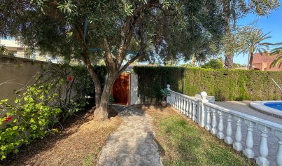 Resale - Villa -
Cabo Roig