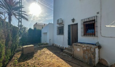 Resale - Villa -
Cabo Roig