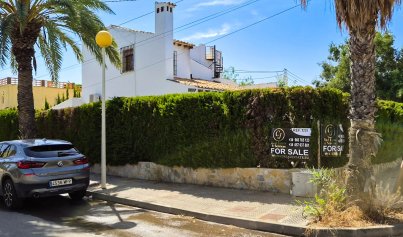 Resale - Villa -
Cabo Roig