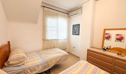Resale - Bungalow -
Orihuela Costa - Punta Prima