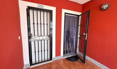 Resale - Bungalow -
Orihuela Costa - Punta Prima