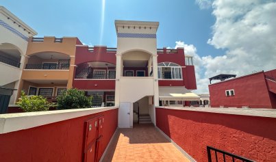 Resale - Bungalow -
Orihuela Costa - Punta Prima