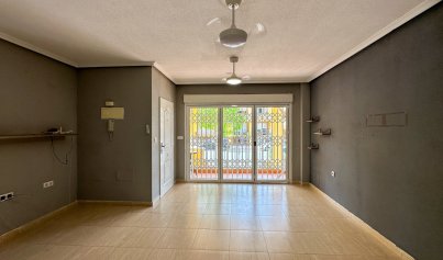Resale - Bungalow -
Daya Nueva - Costa Blanca Sur